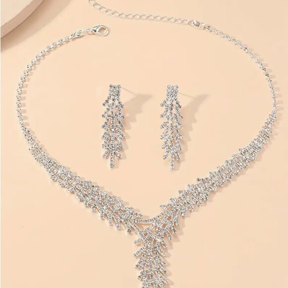 🍏50% OFF/3+...Elegant Rhinestone Earrings/Necklace Set - Picture 7 of 9
